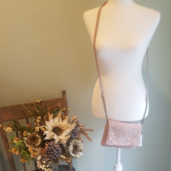 NWT Maurices crossbody bag. - Picture 7 of 7